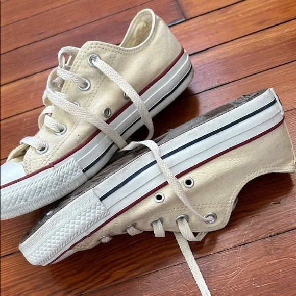 Cream/beige converse - Picture 7 of 8